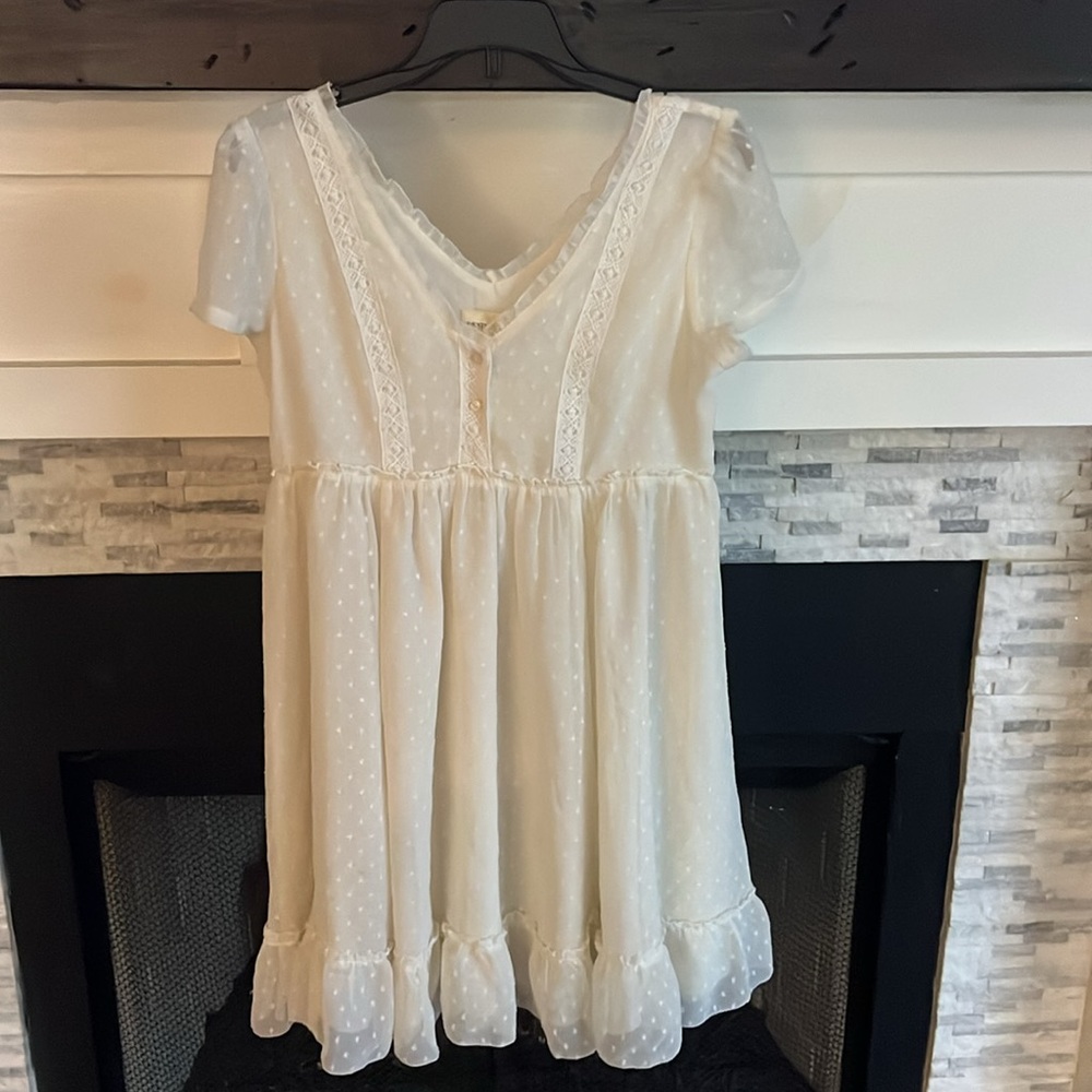 Charming White/Off white Ralph Lauren Dress size XS in Very Good Condition.